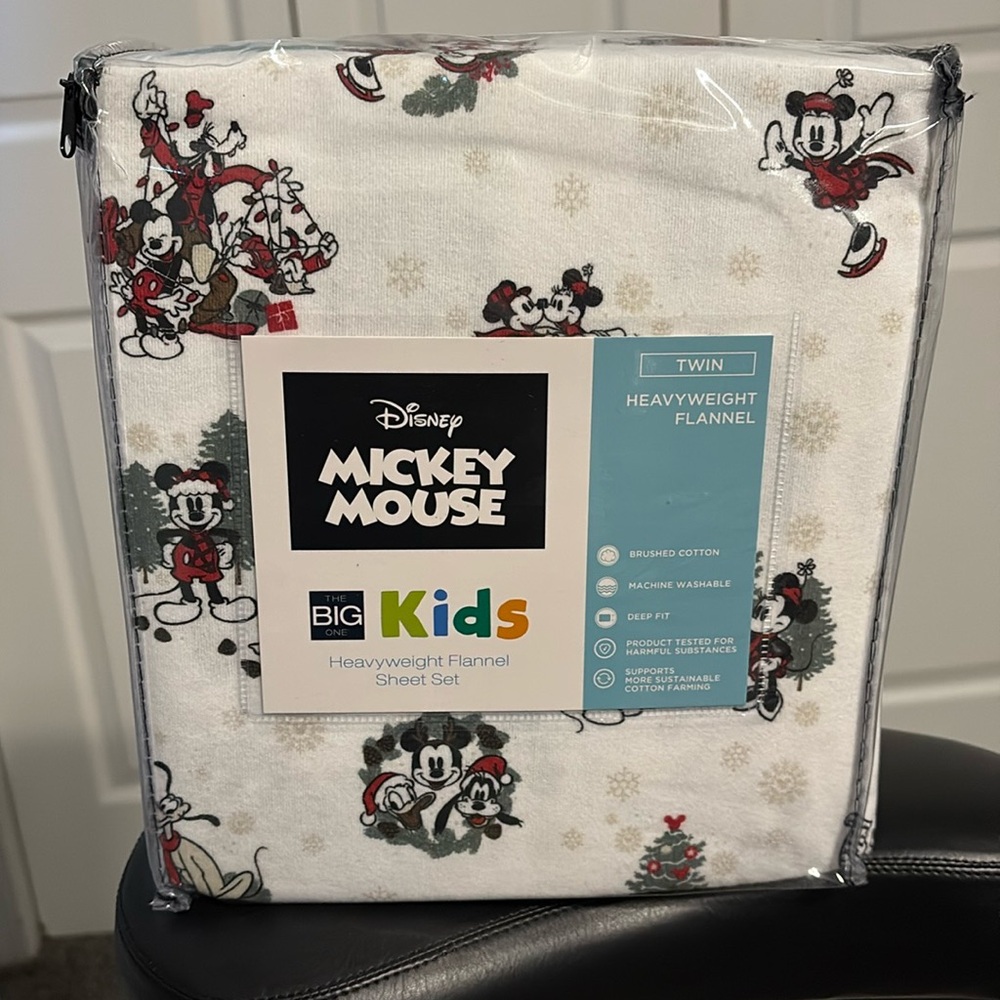 Disney Mickey Mouse, kids heavyweight flannel sheet set – Twin size